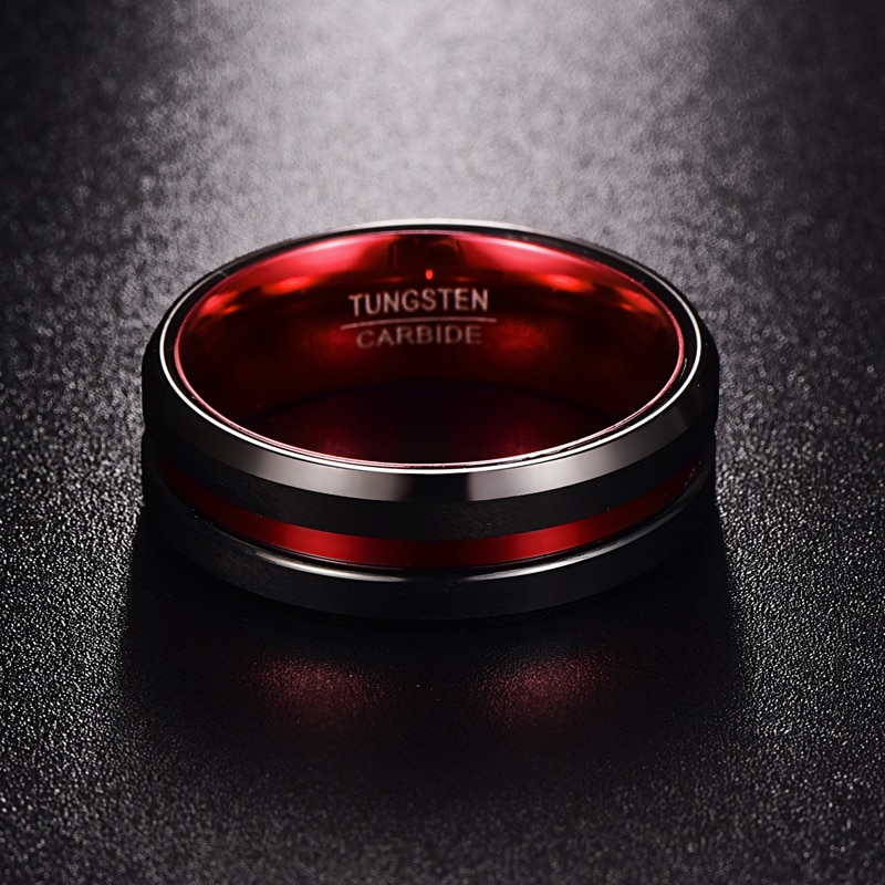 Anneau 8mm en carbure de tungstene couleur noire carbone et titane avec ligne rouge aspect poli