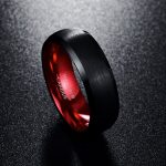 Anneau bijoux bague homme couleur noire et rouge en carbure de tungstene aspect carbone