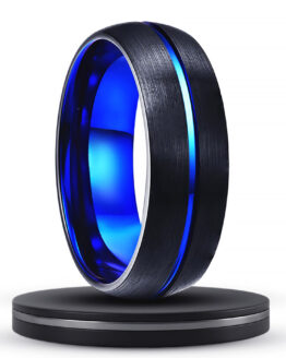le-céleste-anneau-8mm-noir-et-bleu-en-carbure-de-tungtene-avec-reflets-bleu-nuit-aspect-carbone-brosse-collection-carbon-irresistible