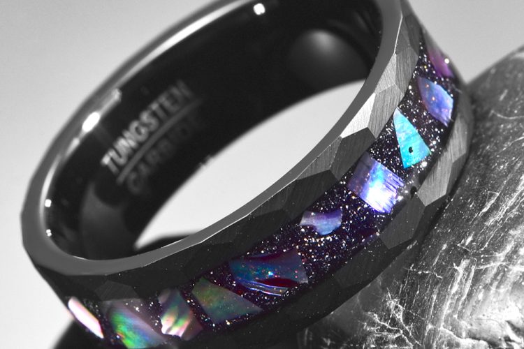 anneau-bague-homme-carbure-de-tungstene-titane-mode-carbon-saphir1