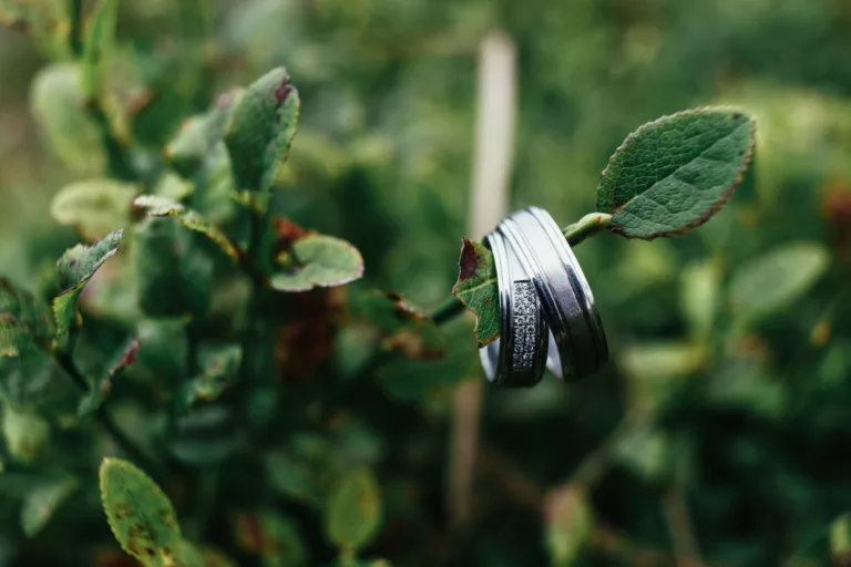 Au-delà du Diamant : Les Bagues en Carbure de Tungstène Redéfinissent le Luxe