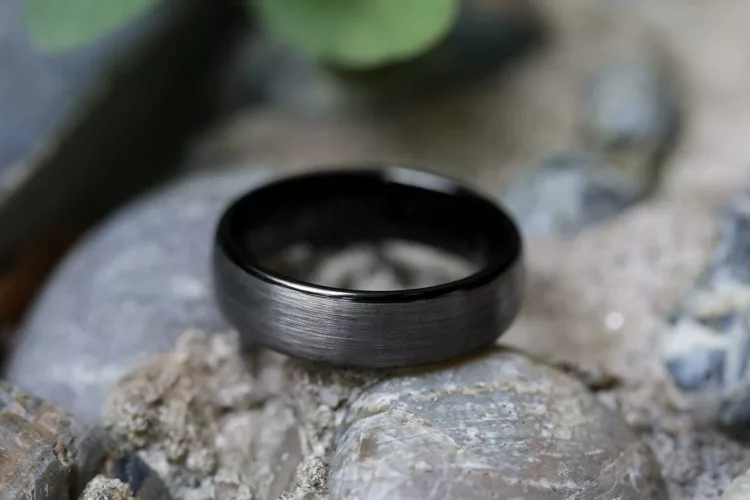 Au-delà du Diamant : Les Bagues en Carbure de Tungstène Redéfinissent le Luxe